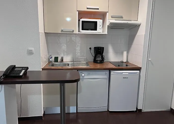 شقة فندقية Les Bords De L'aveyron 4*