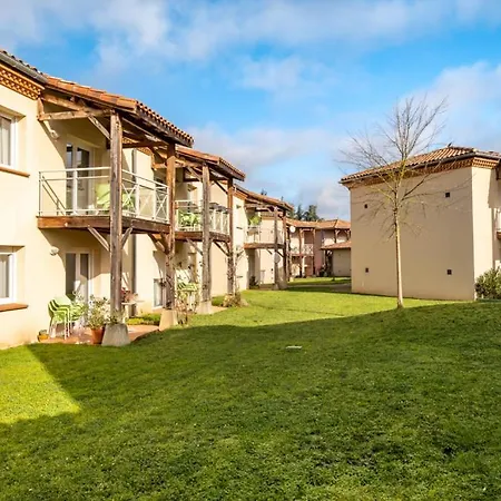 Les Bords De L'aveyron Aparthotel 4*