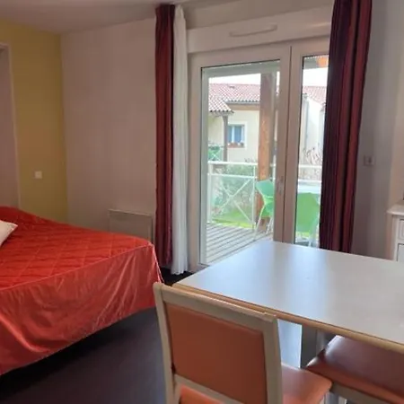 Les Bords De L'aveyron Aparthotel Nègrepelisse